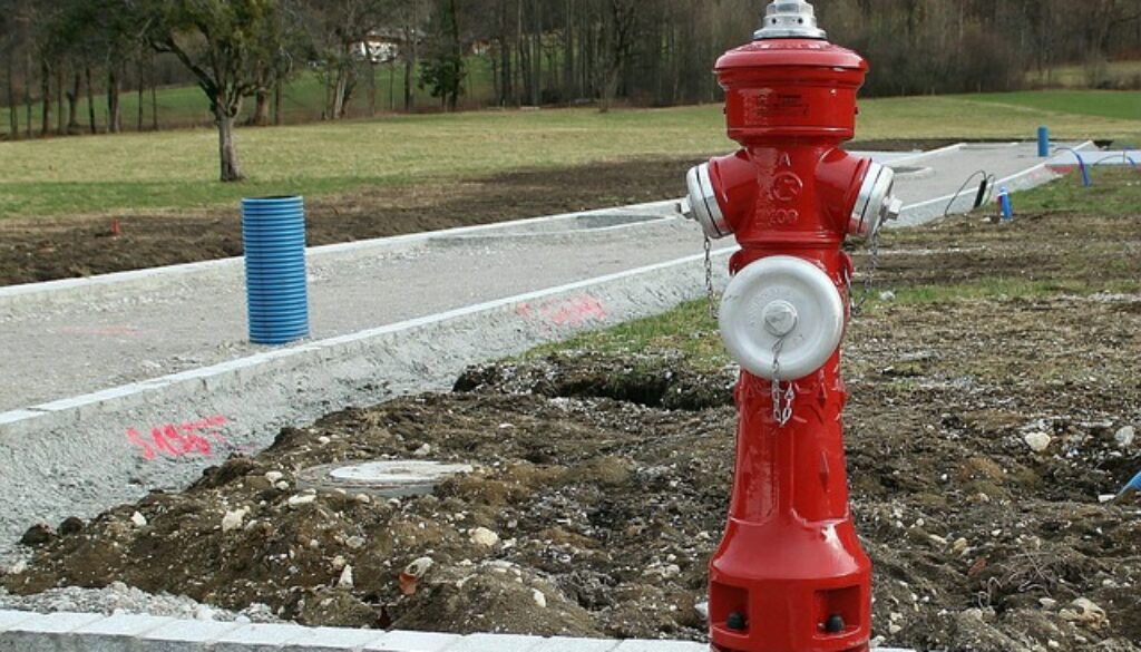antranias-hydrant-248485_640